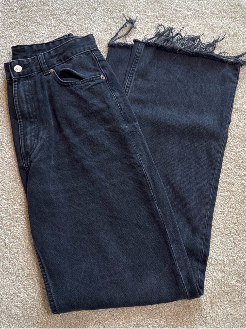 Zara Black Straight Leg Women's Jeans with Frayed Hem